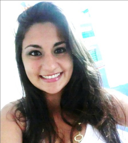 Entre um bom marketing pessoal e a arrogância não passa um fio de cabelo.
