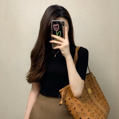 Fitness fanatic and yoga enthusiast, finding balance in life 💪🧘♀️