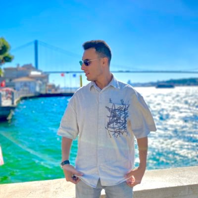 serkanyeterr's profile picture. yazdıklarım hak edenedir; ve sen güzelim, bunları hak etmiyorsun.