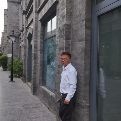 luyunfeng263's profile picture. 喜欢股市， 喜欢编程