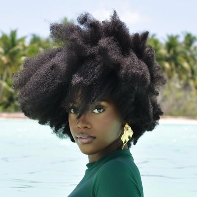 All things beauty info@nadiyaissa.com