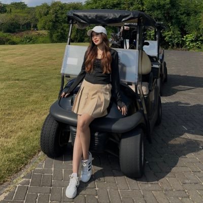 tamarakisyaaa's profile picture. Im3 Young Ambassador EJBN 2012 | the only girl in @weekend_story | part of @prosperousmanagement Link racun shopee 👉🏻 https://t.co/MjSBcvXcVJ