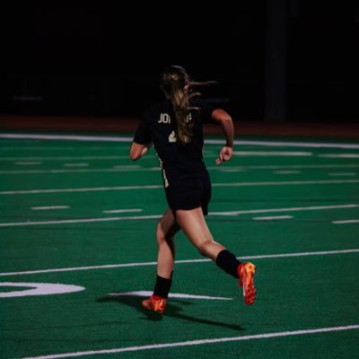 AHFC 09 ECRL #14| Jordan High School varsity #4 | C/O 2027 | Defender | email: juliacleary2009@hotmail.com