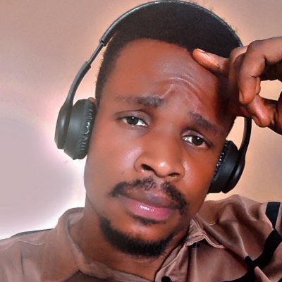 Meekha_007's profile picture. Traditional, Non-Conformist.