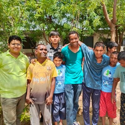 SharmaHemanshu1's profile picture. HAR HAR MAHADEV 🔱📿 ||
News junkie    😄 | |