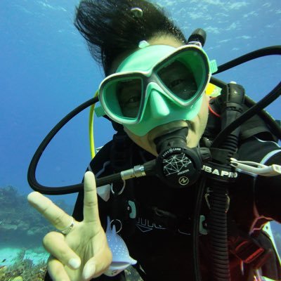 C_YM_P's profile picture. 36|🏳️‍🌈💍|🔬|✈️|🪸🤿