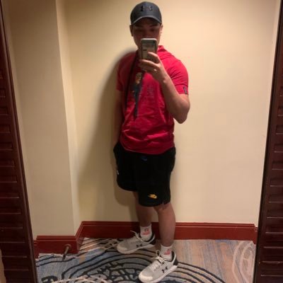 ApoFerrer's profile picture. I still call this app Twitter.