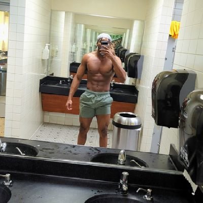 BernardMtuschl2's profile picture. Young haitian bodybuilder 🇭🇹•
M twit sou sijè ki pap janm pase mòd sèlman!