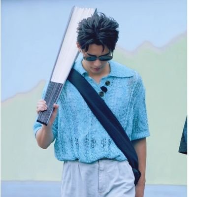 Bigbang,ik6n,winner,lowkey blinks ,solostanlisa,akmu,Treasure10,babymonster. nanaku fan .lowkey support wanganyu fav girl Zhaolusi💛💜 willing to defend my fave