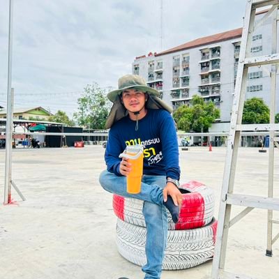 ThawZin9569's profile picture. action and reaction ၊😍