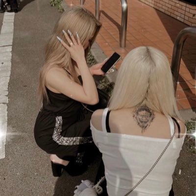 roberty110548's profile picture. 