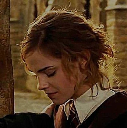 —So few, so proud, so emotional.
Hello, Clancy. —Said calmly as he strangled him.
But Clancy suddenly opens his eyes slowly and looks him straight in the face.