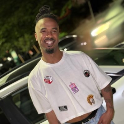 I just be tweet’n stuff! Black & Queer AF! Reality TV junkie, lover of all things bread & Lima Beans! King of the Ambiverts! #ProtectTransLives ♐️ #419