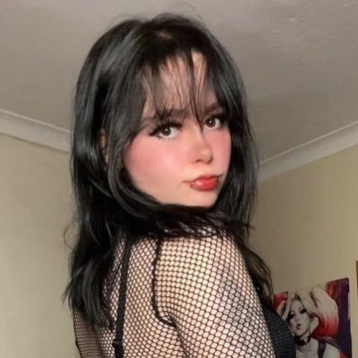 ur nympho gf* « only responding to dms on OF! and here Follow me and Dm me