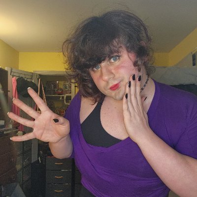 Writes poetry
he/him
cisgender
pansexual
femboy
autistic