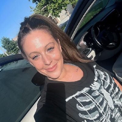 MaryLacey236223's profile picture. Just looking for someone to participate in my dream couple costume: Donkey and Dragon from