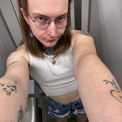 hot, sexy, and don’t care about anything — any pronouns
