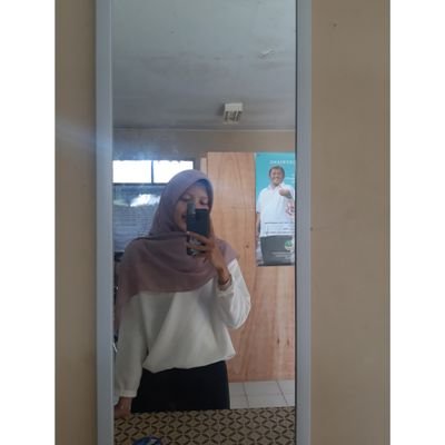 liambarwati's profile picture. FPIK UNPAD 2011