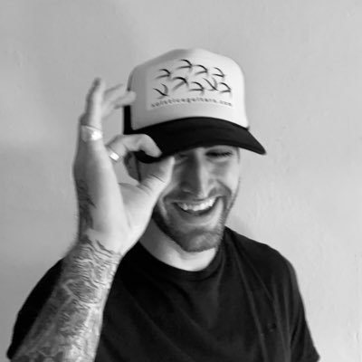Snowboarder → Business Dude ✰ Addicted to creating ✰ Follow me here for my ideas on life