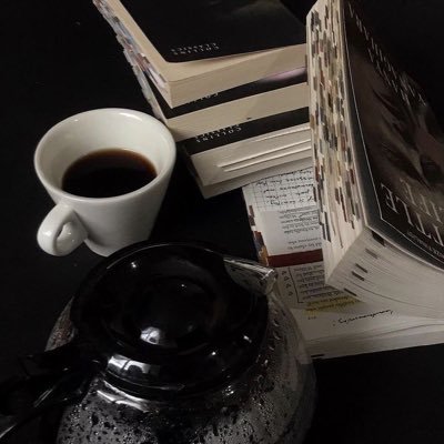 iilri_8's profile picture. «آه يا طول المسافة—بين إحساسي وصوتي»