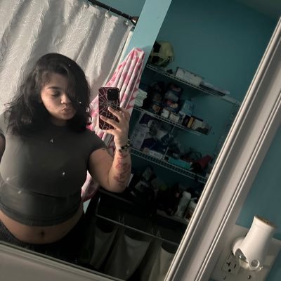 nelyaikoo's profile picture. 