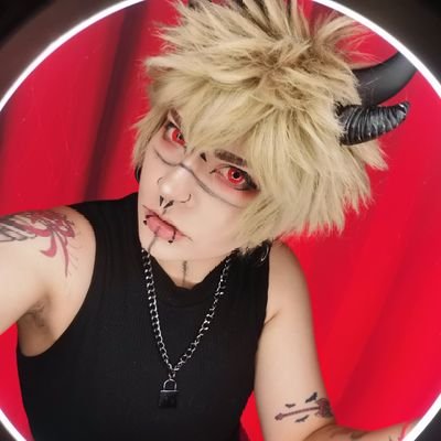 bored_kimiko's profile picture. ENFJ🗡️🇭🇺 ♊ 2w1 puppy🐾 Loud but friendly and protective.💥 I have my own Princess.👑