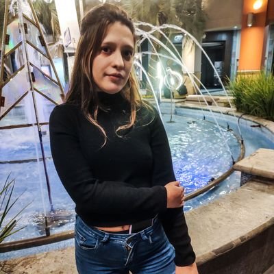 Locutora y productora 🎙
Con más ganas de creer, que de pensar 🎼