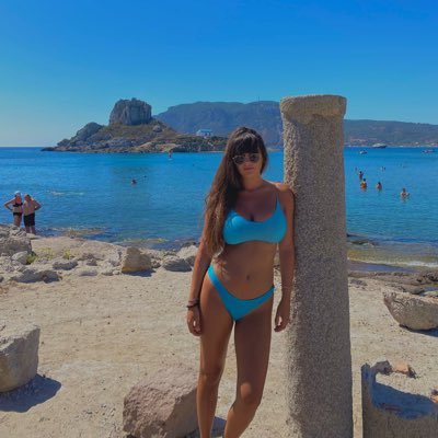 VinainZed's profile picture. .