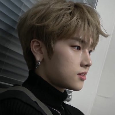 NUMBER 1 txt and xh defender | svt, nct, bts, twice, and nmixx are my babies too :3 | dni dsmp proship and weirdos that like that stupid boyfriends webtoon