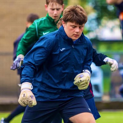 @suttondynamores Goalkeeper @PUFC_Gravesend Academy GK