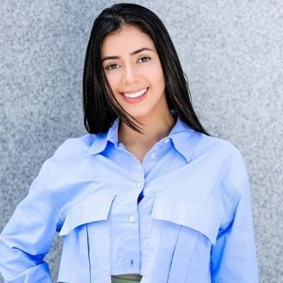 laupimientarosa's profile picture. Caraqueña.
Amo el frío y el color rosa!