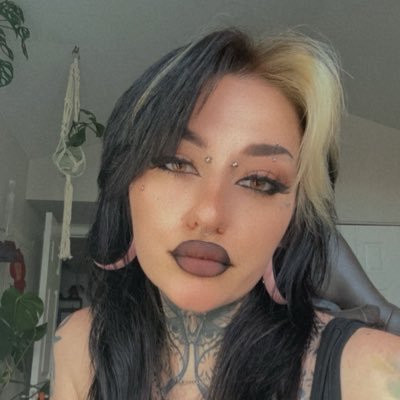 soymilksaddie's profile picture. 🗡️