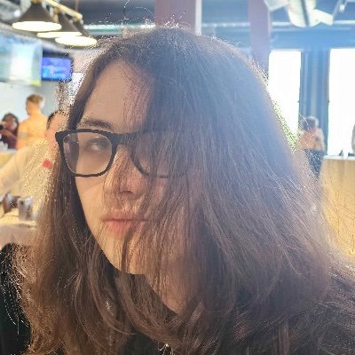 Yottawhat's profile picture. im gay