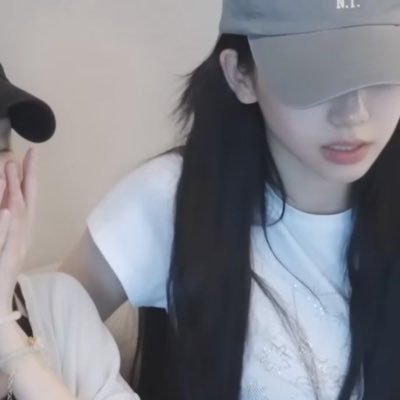 noloverbut's profile picture. 팔로우하셔도볼게없습니다