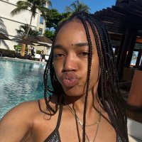 Nadra (@_vrdvn_) 's Twitter Profile