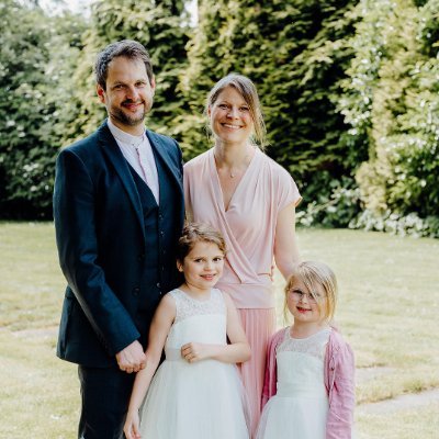Trying to pass on the best news I know! ✝ Christian, husband, father, rugby player, Leicester Tiger. Vicar of Kirk Sandall & Edenthorpe. 👍 = b/mark
