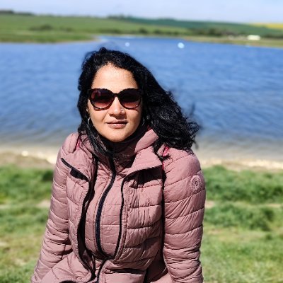 seema_n's profile picture. Still & Flowing