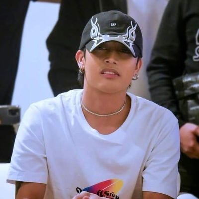 mikmik930's profile picture. #FELIP #SB19_KEN #SB19_JUSTIN #KENTIN / SISIW NA KUTING