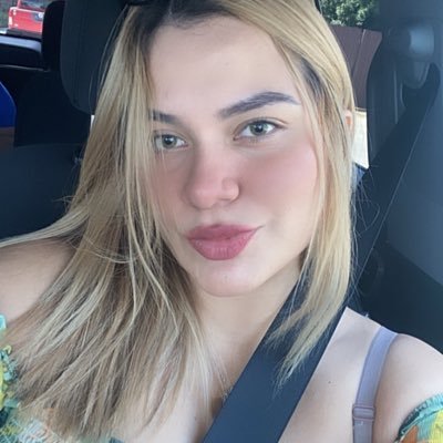 melina_Ec's profile picture. 🇪🇨/23/una mezcla manaba y porteña/⚖️
