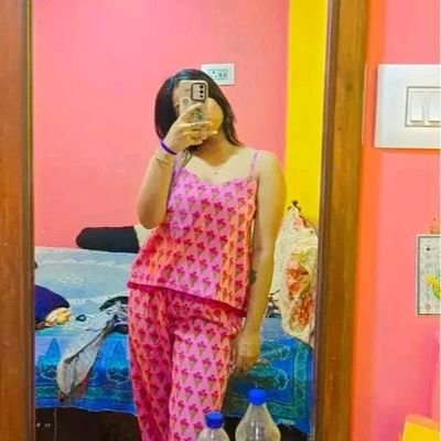 shivi001998's profile picture. Don't give up
🇮🇳
please save water 🙏 🙏

जवानी अध्य्यन का समय है इसे धूल समझ कर ना उड़ायें।🙏❤️