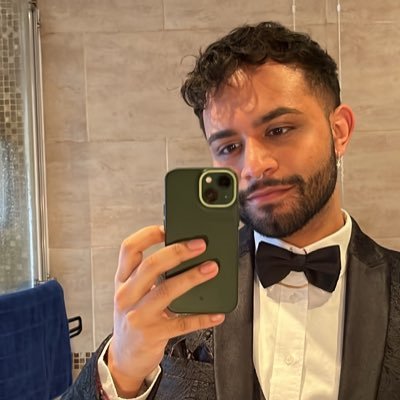 gballimusic's profile picture. a curry puff. music things on my insta 📸 https://t.co/86LrVg7ohr