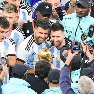 Hashim346152's profile picture. 