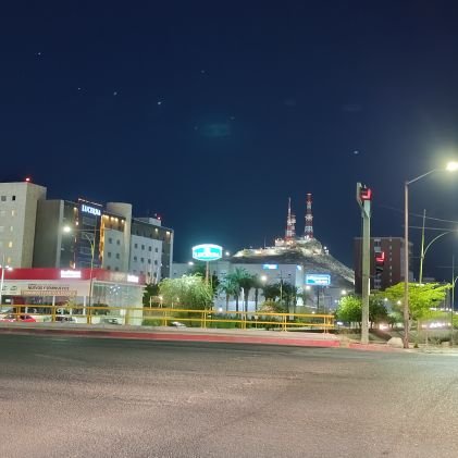 HugoIvan23's profile picture. En el lugar del sistema solar donde el sol ilumina más 🏜️ #Hmo