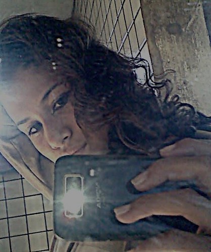 tenho 15 anos irmã da @Spinoola * Muito Sonhadora ; humildade minha Virttude * abençoada & iluminada * obrigado meu Deus *http://t.co/gBPM6dm5pf