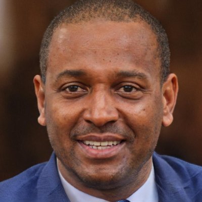 Politicien, Analyste Politique et spécialiste Afrique de l’Ouest-sahel.