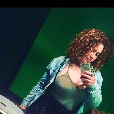 ugly ass fuckinnnn noodle head!