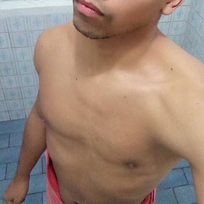 Pasivo venezolano en lima, imaginando lo que puede suceder.. Pero q quizás nunca pasará..
Vive,rie,ama pero sobre todo ten Mucho sexo.
Me encanta la sumisión...