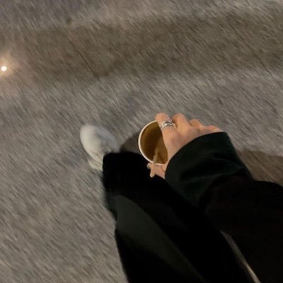 ud0xl's profile picture. شخص اقتنع ان العزله ، عز له .