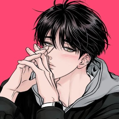 AnnieOliverdom's profile picture. Annie with a big Bear