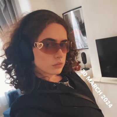 RossBooth5's profile picture. I'm not good at writing bios 🤷‍♀️